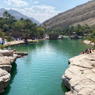 Wadi Bani Khalid – ein natürlicher Pool mitten in der Wüste